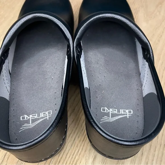 New! Dansko Professional Women’s Black Slip Resistant Clogs Work Size 38 7.5-8 - Picture 11 of 11